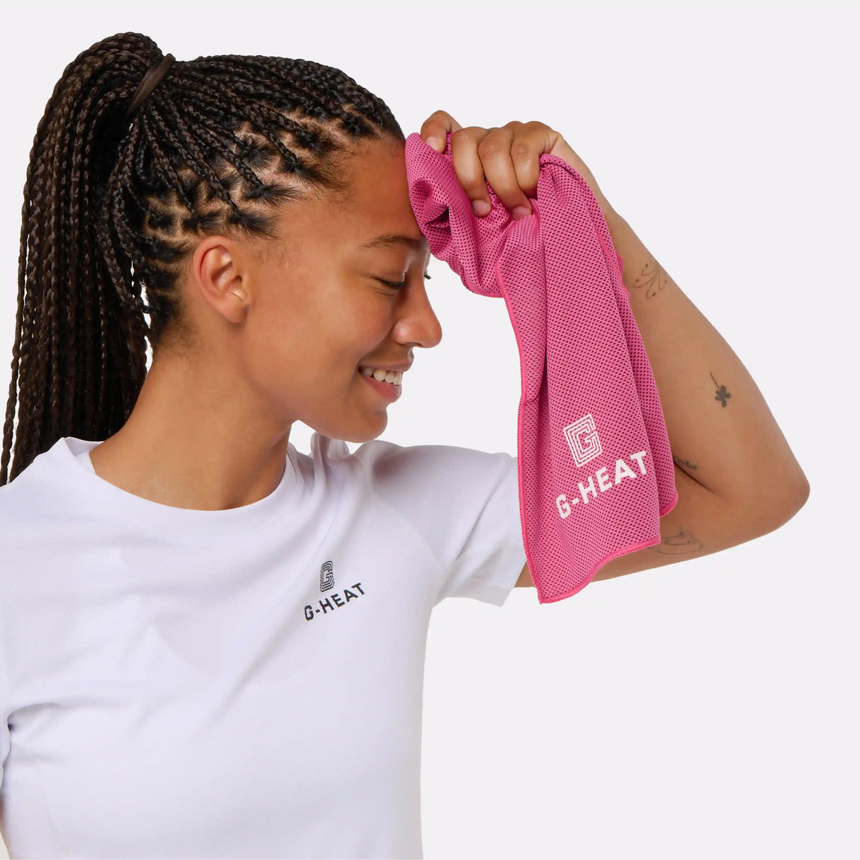 Serviette rafraîchissante rose G-Heat