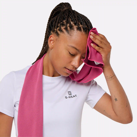 Serviette rafraîchissante rose porté G-Heat